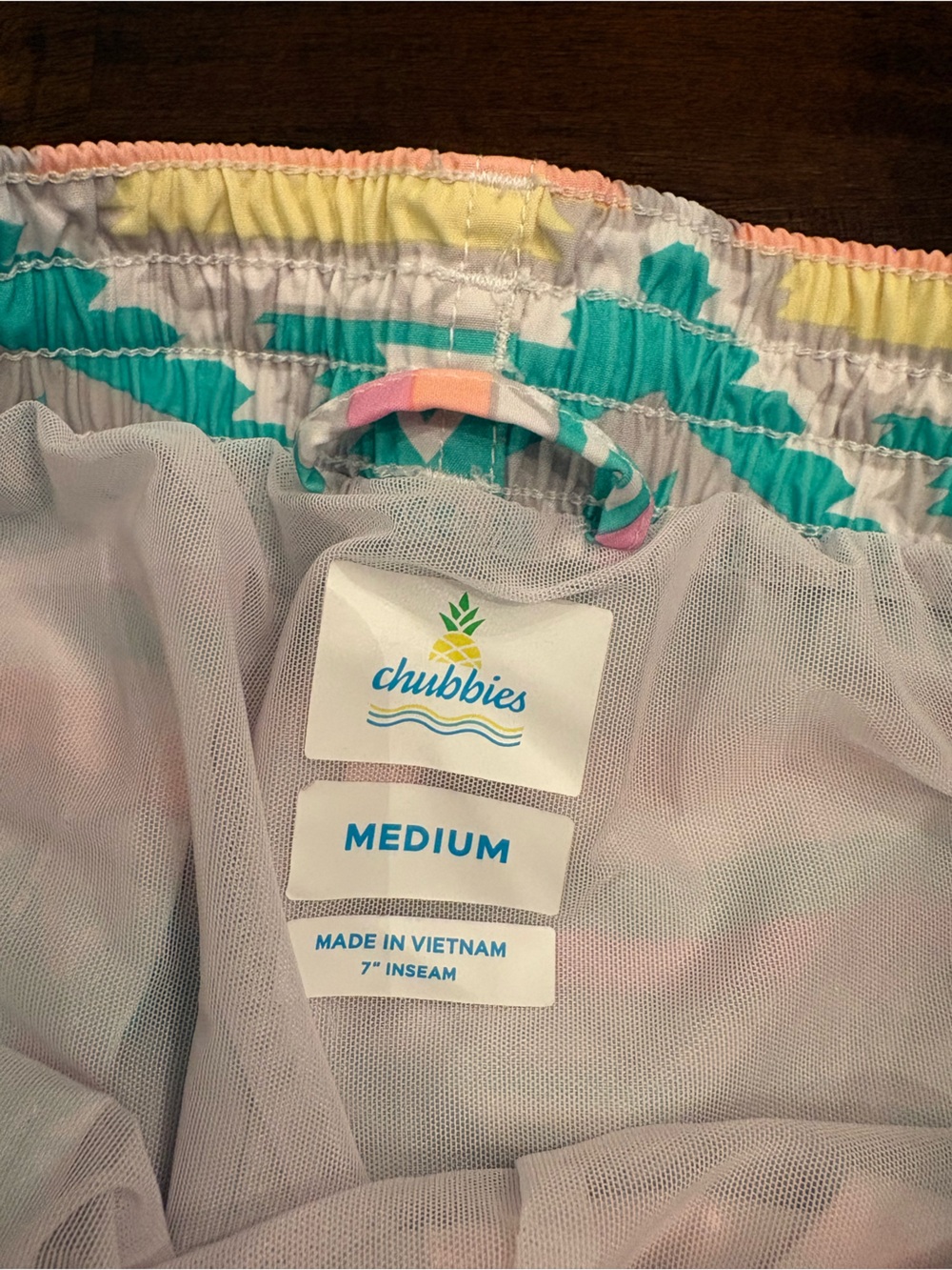Chubbies 7” multi-colored southwestern pattern swim trunks Shorts size M - Picture 4 of 4